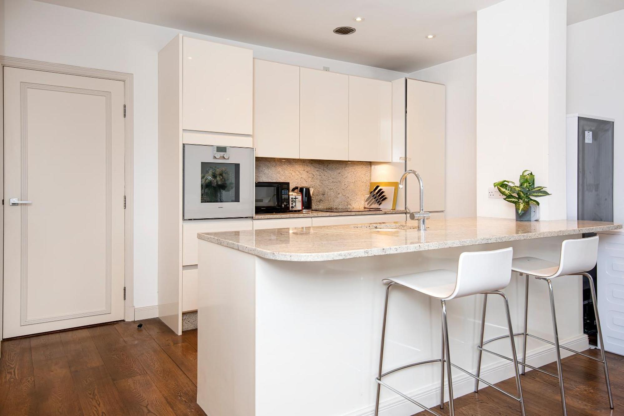Central 2 Bed Maissonette 伦敦 外观 照片