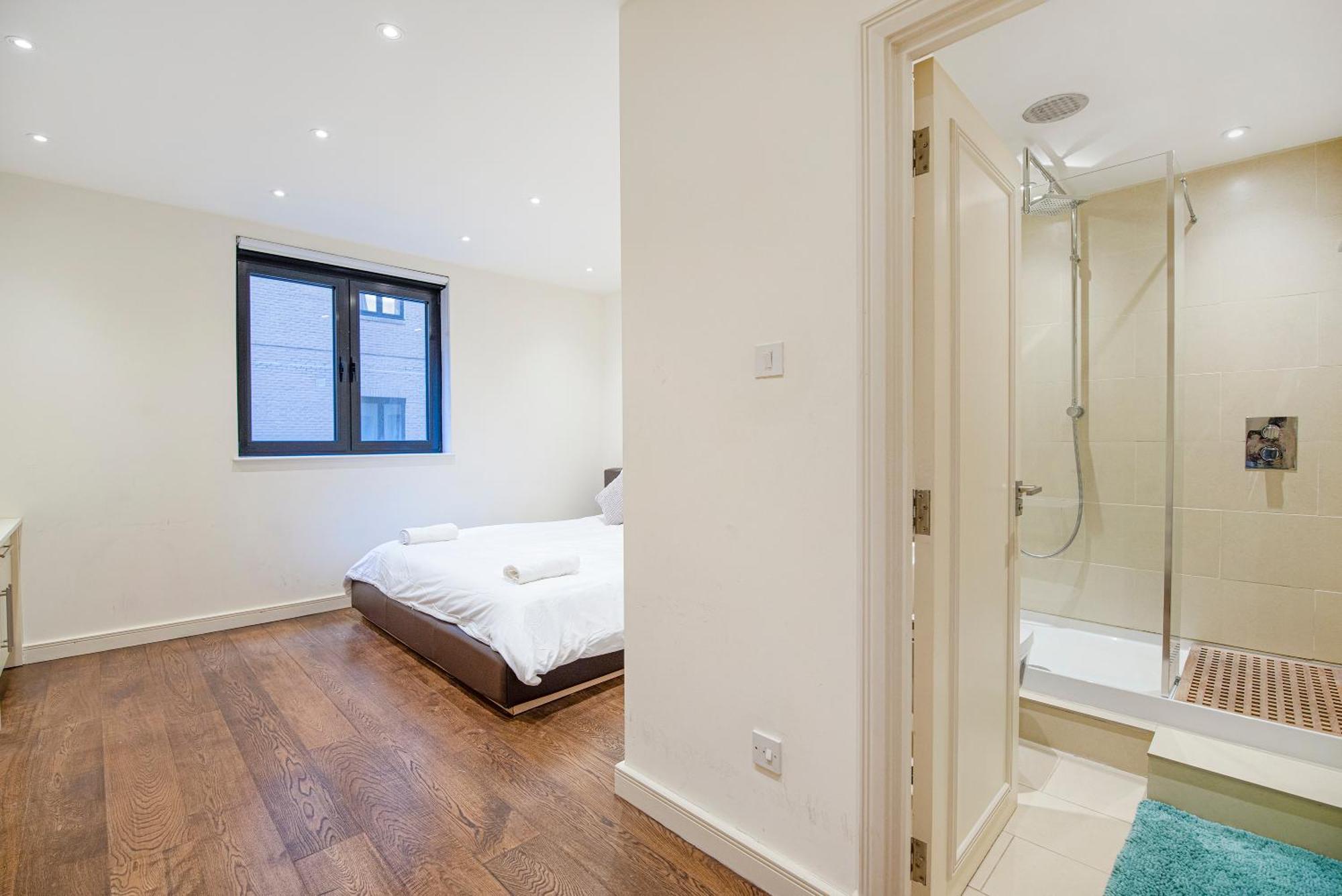 Central 2 Bed Maissonette 伦敦 外观 照片
